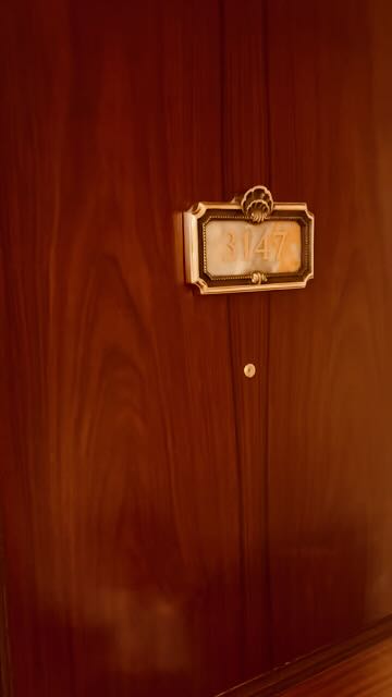 ミラコスタ3147号室の入口ドアと部屋番号